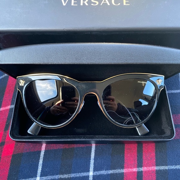 BNNW, Versace Medusa charm polarized sunglasses - Picture 2 of 7